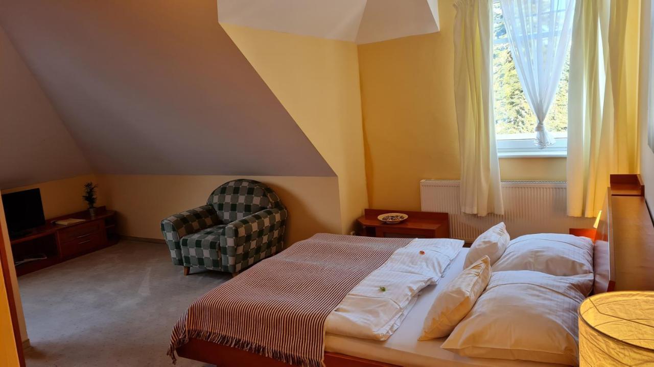 Hotel La Passionaria Mariánské Lázně Exteriör bild