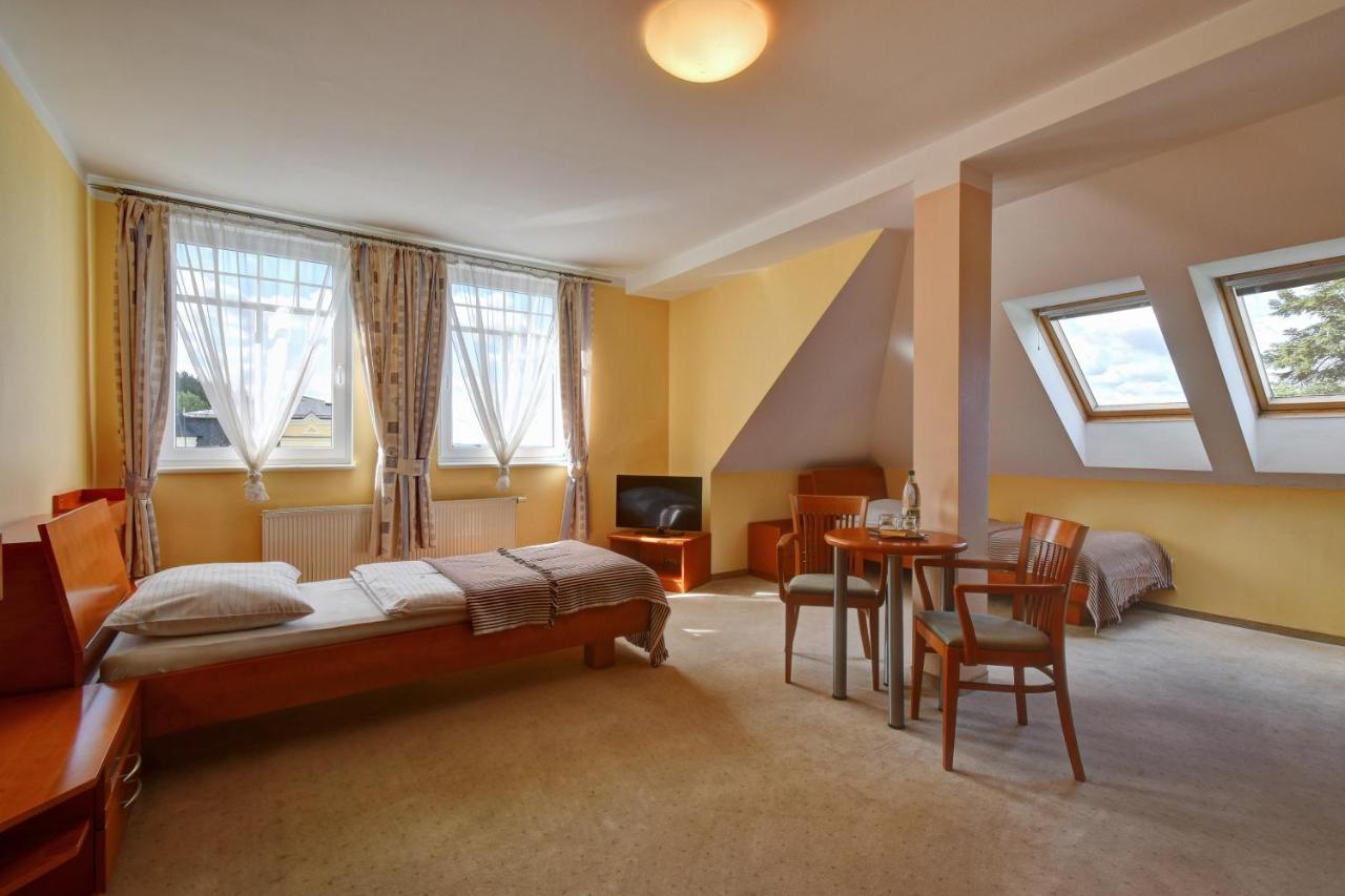Hotel La Passionaria Mariánské Lázně Exteriör bild
