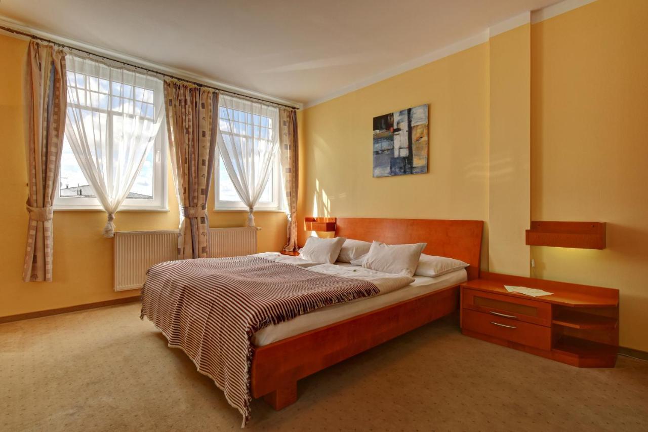 Hotel La Passionaria Mariánské Lázně Exteriör bild